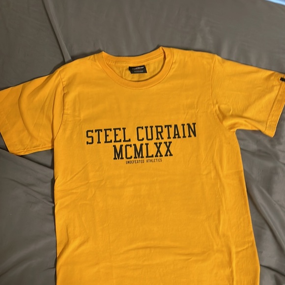 Nike shorts and undefeated tee bundle - Picture 5 of 6